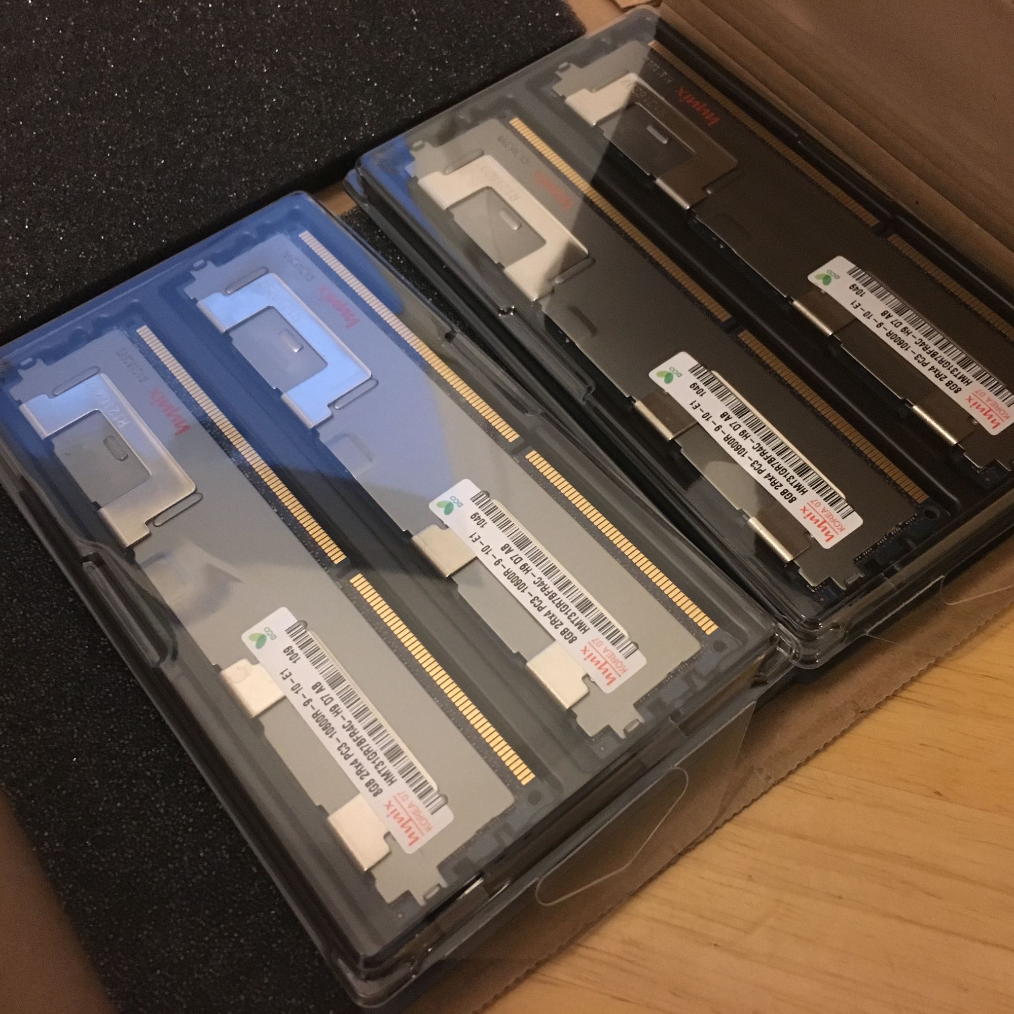 4 x 8 GB DDR 3 Ram